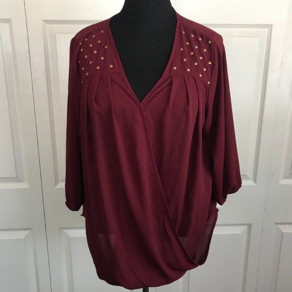*NWOT WINE COLORED BLOUSE WITH GOLD STUDS